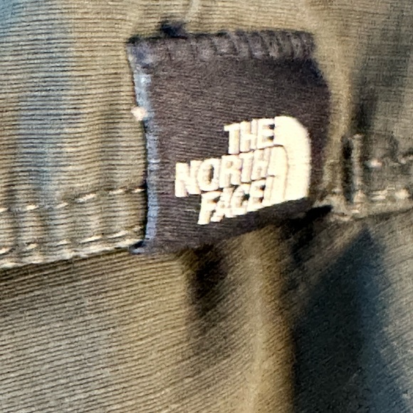 The North Face Army Green Lightweight Cargo Hiking Short, size Small - Picture 4 of 9